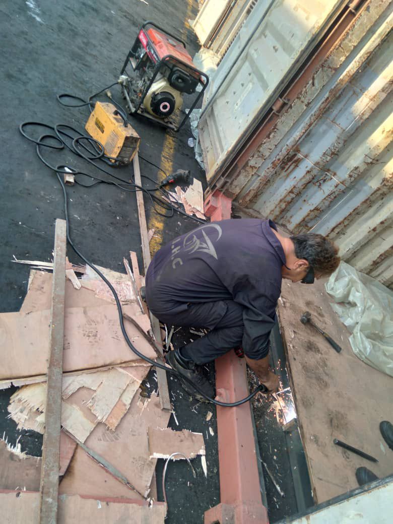 Carrier-Owned vs. Shipper-Owned Containers