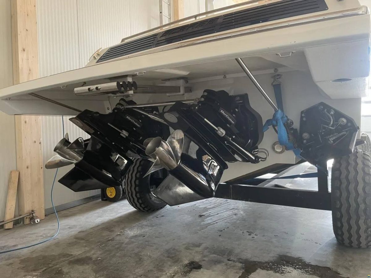 1994 Wellcraft Scarab – 10.75m Powerhouse with Twin 700HP Thrill 3